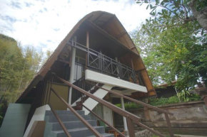 Отель Peneeda View Beach Hotel  Денпасар